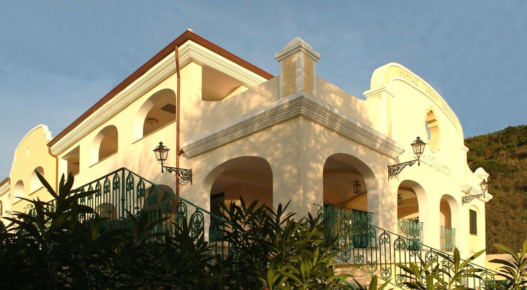 Residence Cala Liberotto Exterior photo